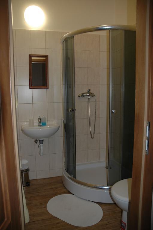 Hotel Mrázek Pardubice Habitación foto